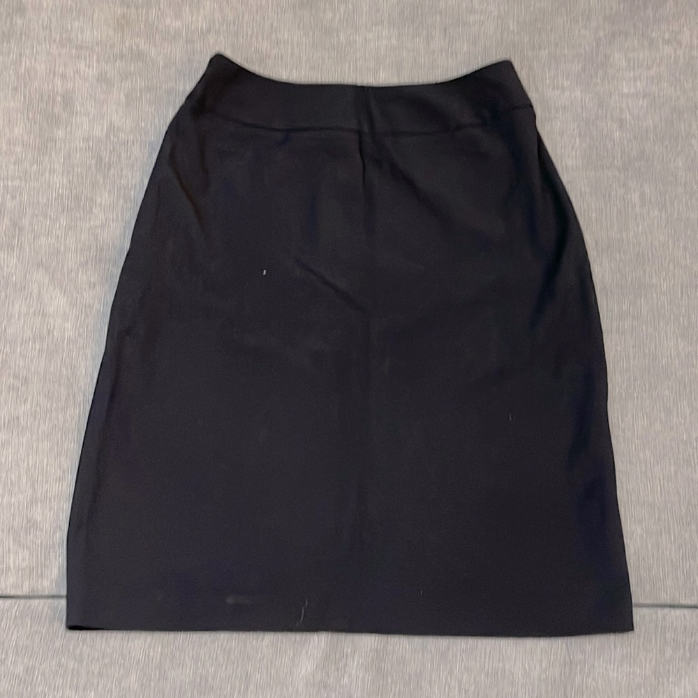 Eddie Bauer dark blue skirt stretch size 6 24-152